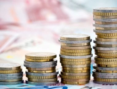 Η εφορία στην Κύπρο ζητούσε από νεκρό να εξοφλήσει τα χρέη του - Η επική απάντηση :«Βρίσκεται εν τόπω χλοερώ» (φωτό)